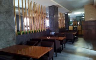 Vista interna del ristorante poco prima dell'apertura