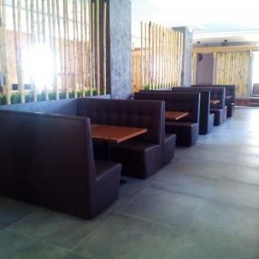 Vista interna del ristorante poco prima dell'apertura